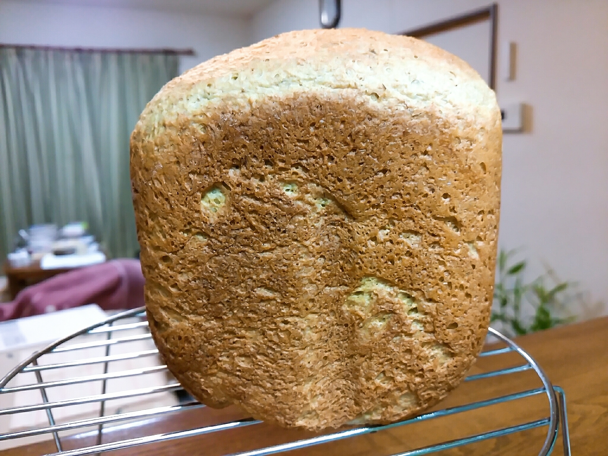 HBお任せ☆ふすま入りスナップエンドウの食パン