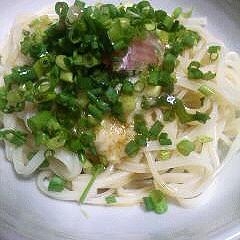 万能薬味が美味しい★冷やしうどん