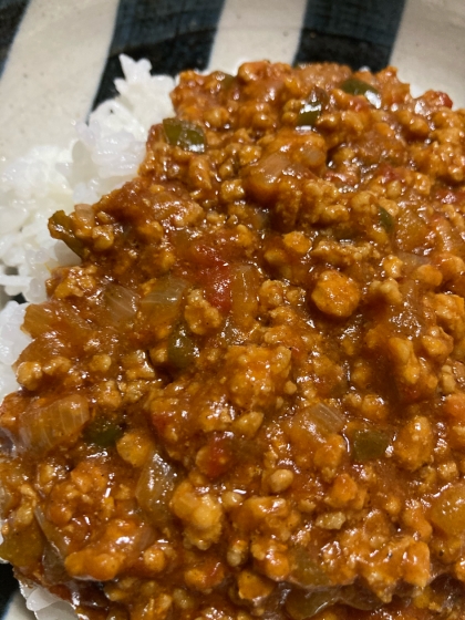 野菜たっぷり炒めるだけドライカレー