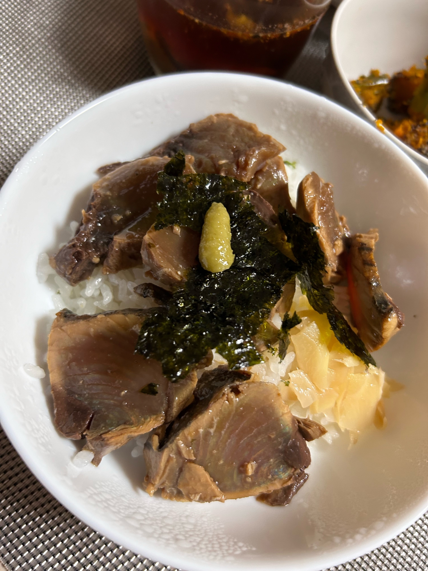 カツオのタタキ漬け丼