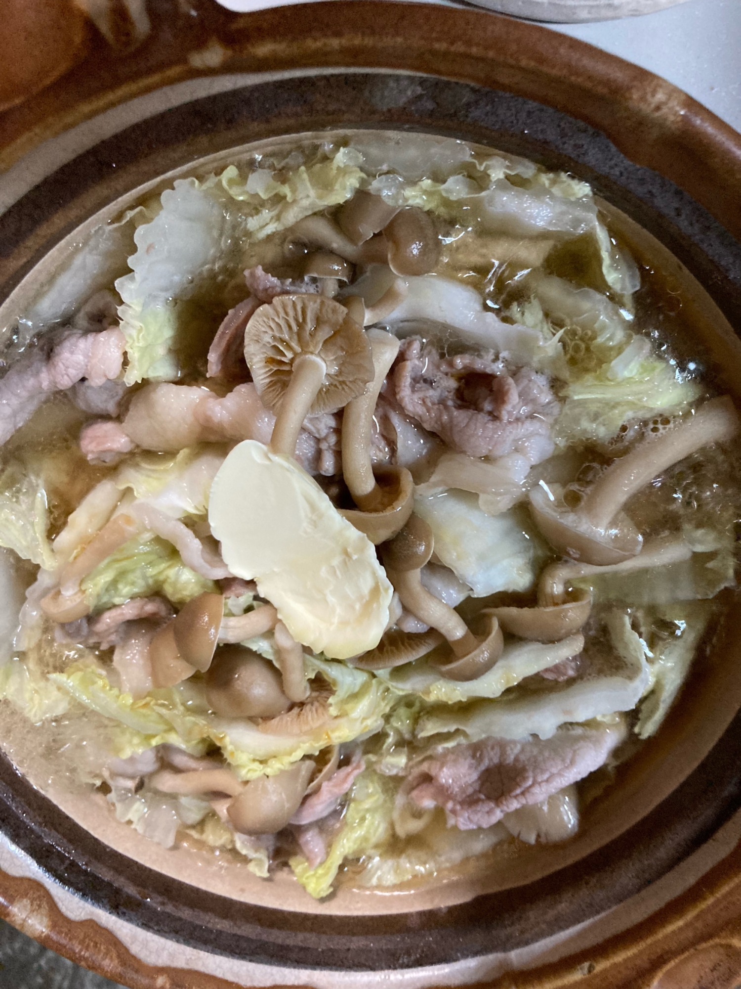 1人用土鍋で作る白菜とこま切れのミルフィーユ鍋