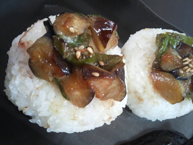 朝食や夜食に♪甘味噌茄子の焼おにぎり