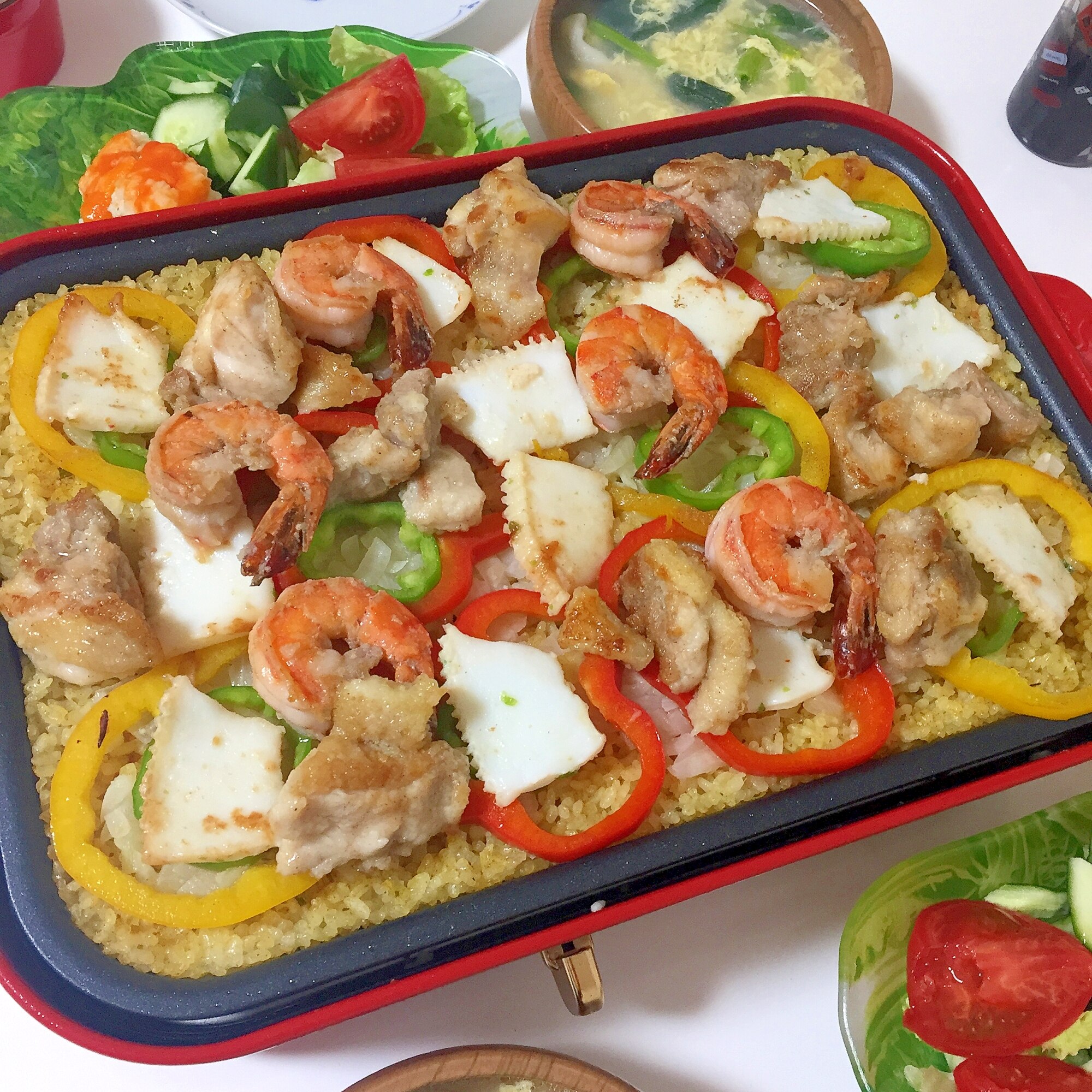 海老 イカ 鶏肉 パプリカ 豪華なパエリア レシピ 作り方 By Miena11 楽天レシピ 海老 イカ 鶏肉 パプリカ 豪華なパエリア レシピ 作り方 By Miena11 楽天レシピ