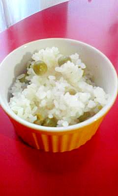 炊飯器に入れるだけ♪簡単お豆ごはん。