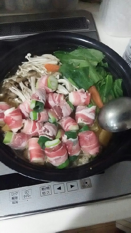 生姜スープに野菜がおいしいですね。豚肉も巻くとボリューム出ていいですね‼