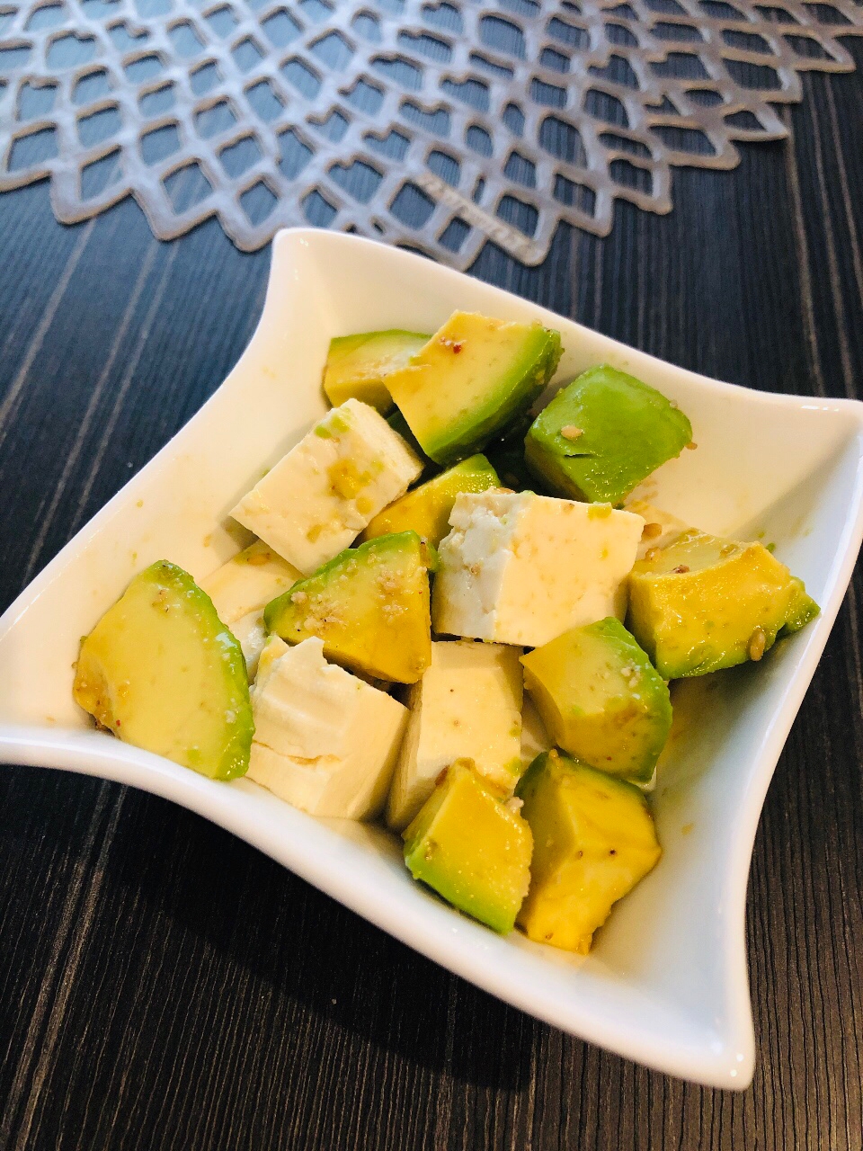 アボカドと豆腐の焼肉のたれ和え