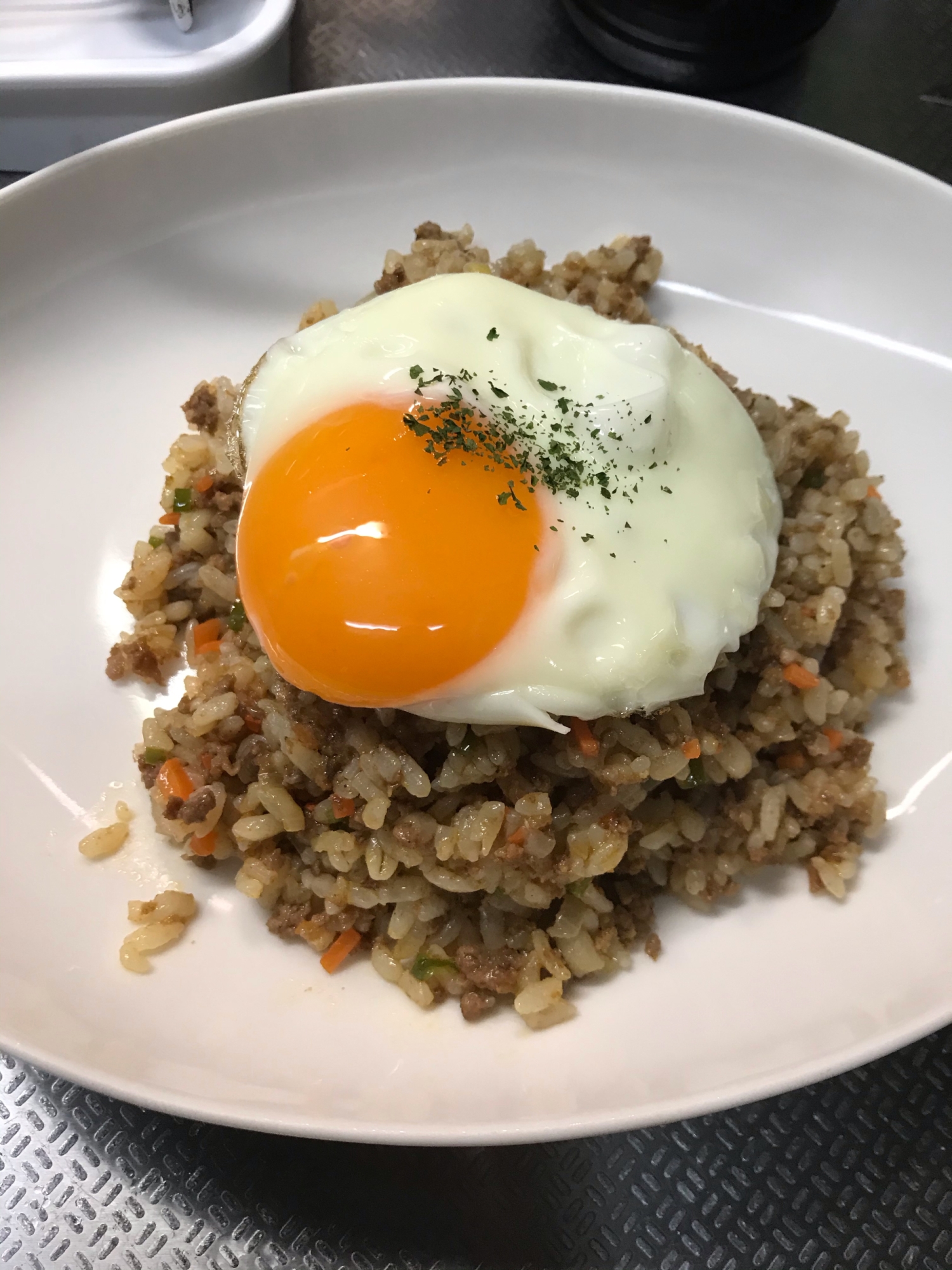 目玉焼きのせドライカレー