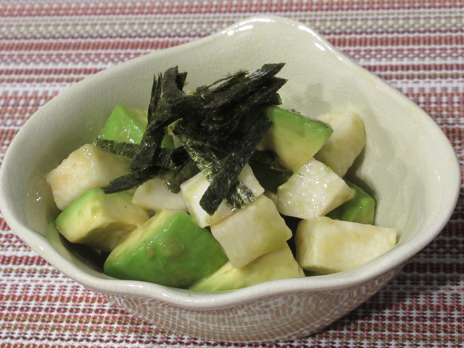 もう一品に!長芋とアボカドの柚子こしょう和え