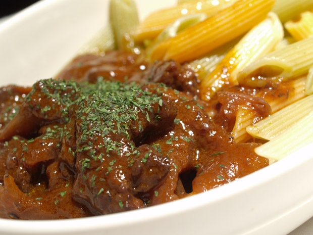 牛すじの赤ワイン煮込み レシピ 作り方 By イタリア食材 輸入食材のお店 ラポルティ 楽天レシピ