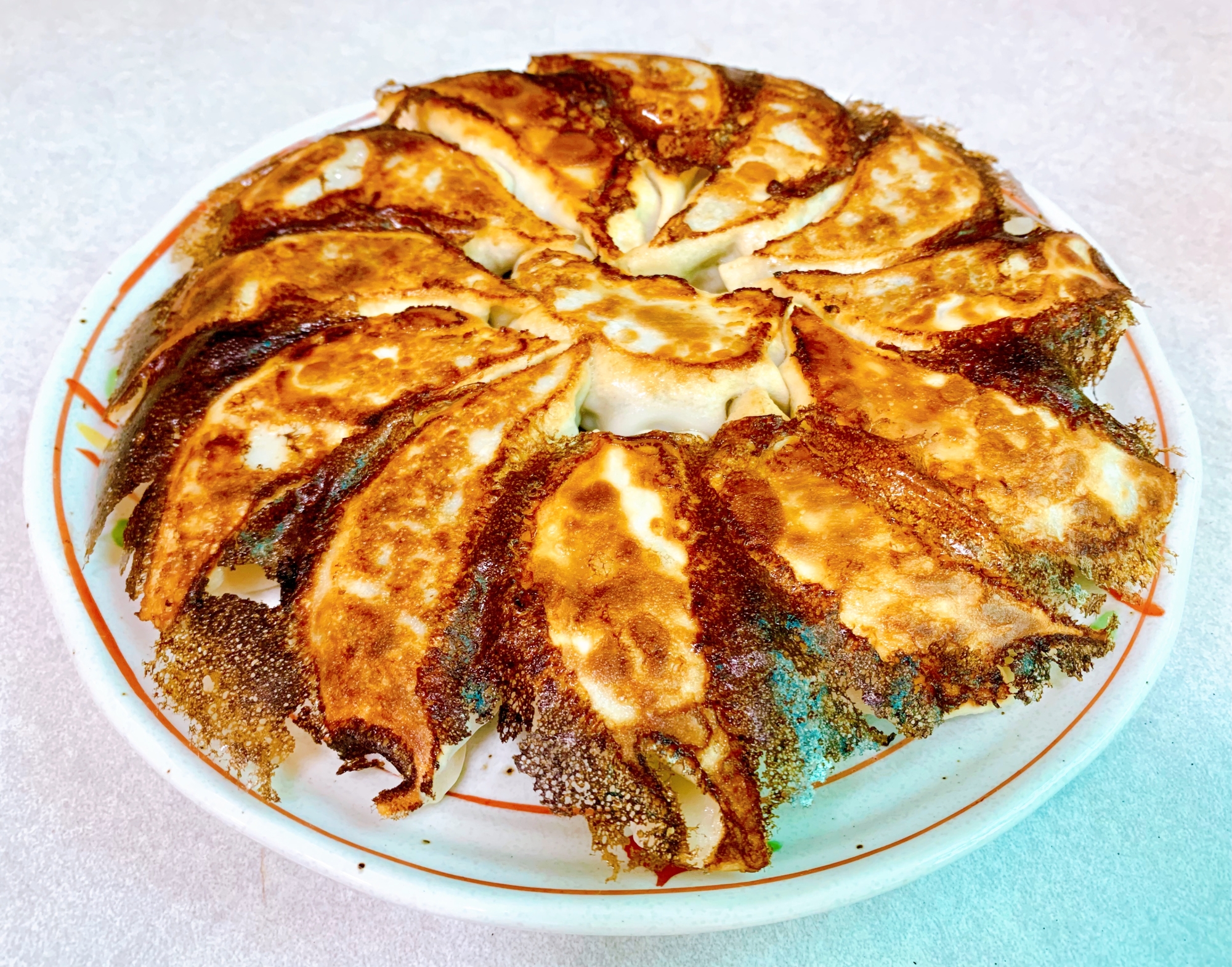 え?肉じゃないの?じゃあ何よ?と思う野菜だけの餃子