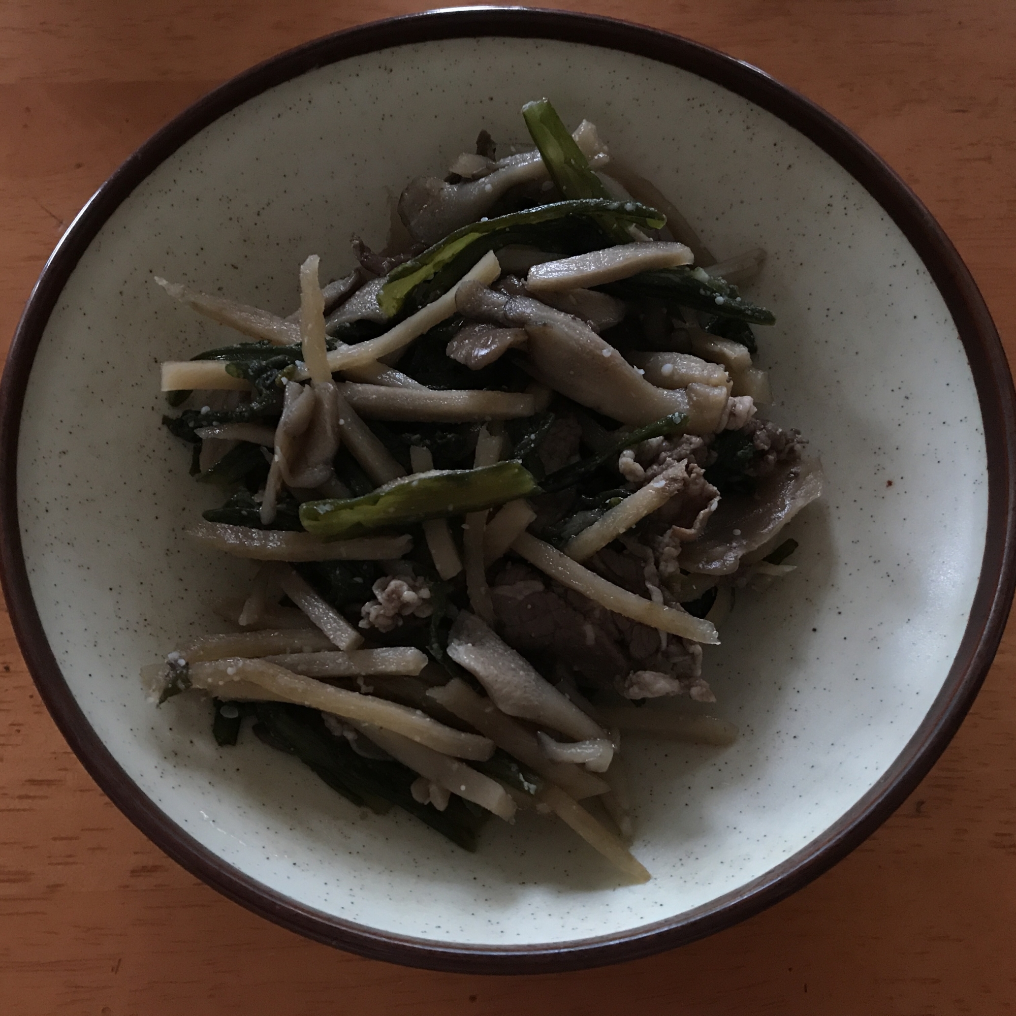 牛肉と春菊の煮物