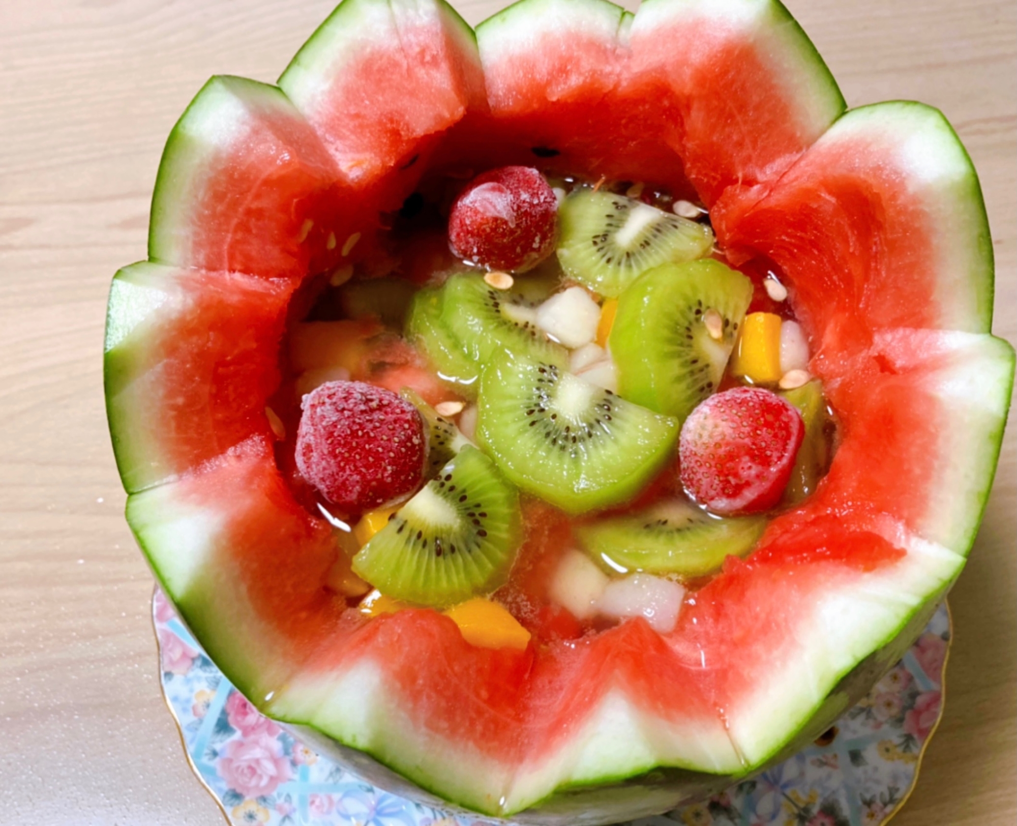 まるでスイカの宝石箱 丸ごとスイカのフルーツポンチ レシピ 作り方 By Aya Mama 楽天レシピ まるでスイカの宝石箱 丸ごとスイカのフルーツポンチ レシピ 作り方 By Aya Mama 楽天レシピ