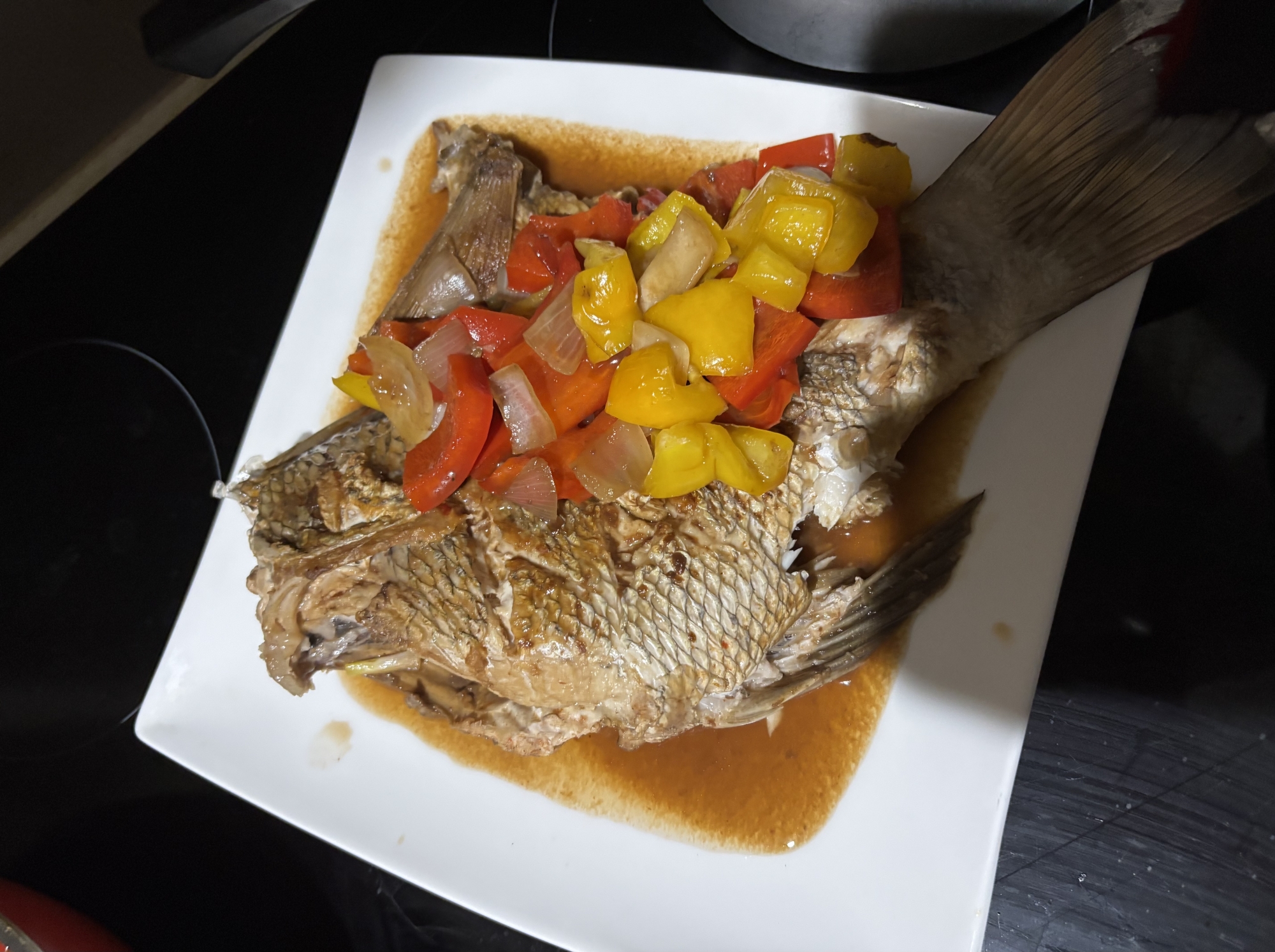 巨大な魚でスイートサワーフィッシュ❣️