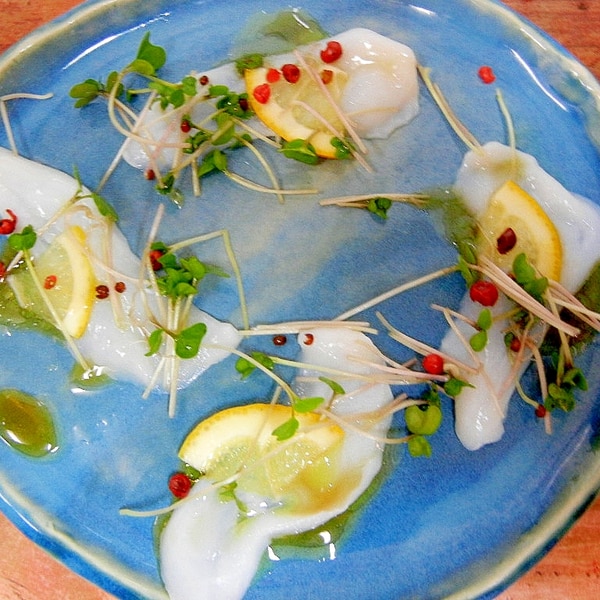 タコのカルパッチョ ピンク ペッパーとレモン醤油で レシピ 作り方 By Kon9093 楽天レシピ タコのカルパッチョ ピンク ペッパーとレモン醤油で レシピ 作り方 By Kon9093 楽天レシピ