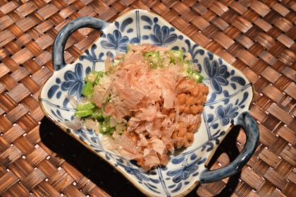 こんにちわ♪いつものおくら納豆ですが、生姜を入れるとまた違う味になりますね☆
暑い夏にピッタリの、爽やかな味で美味しかったです (^_^)
ごちそう様でした♥