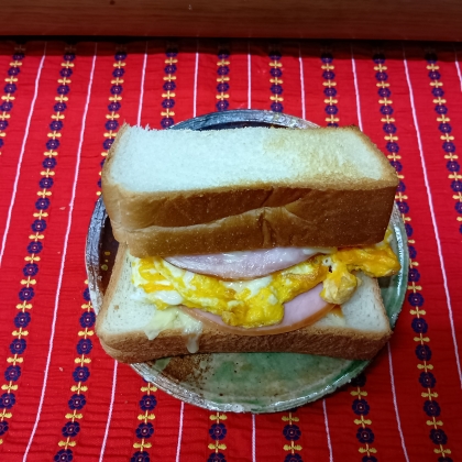 卵ハムサンド✧˖°