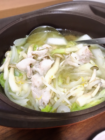 しゃぶしゃぶ用豚肉と白菜の簡単蒸し鍋