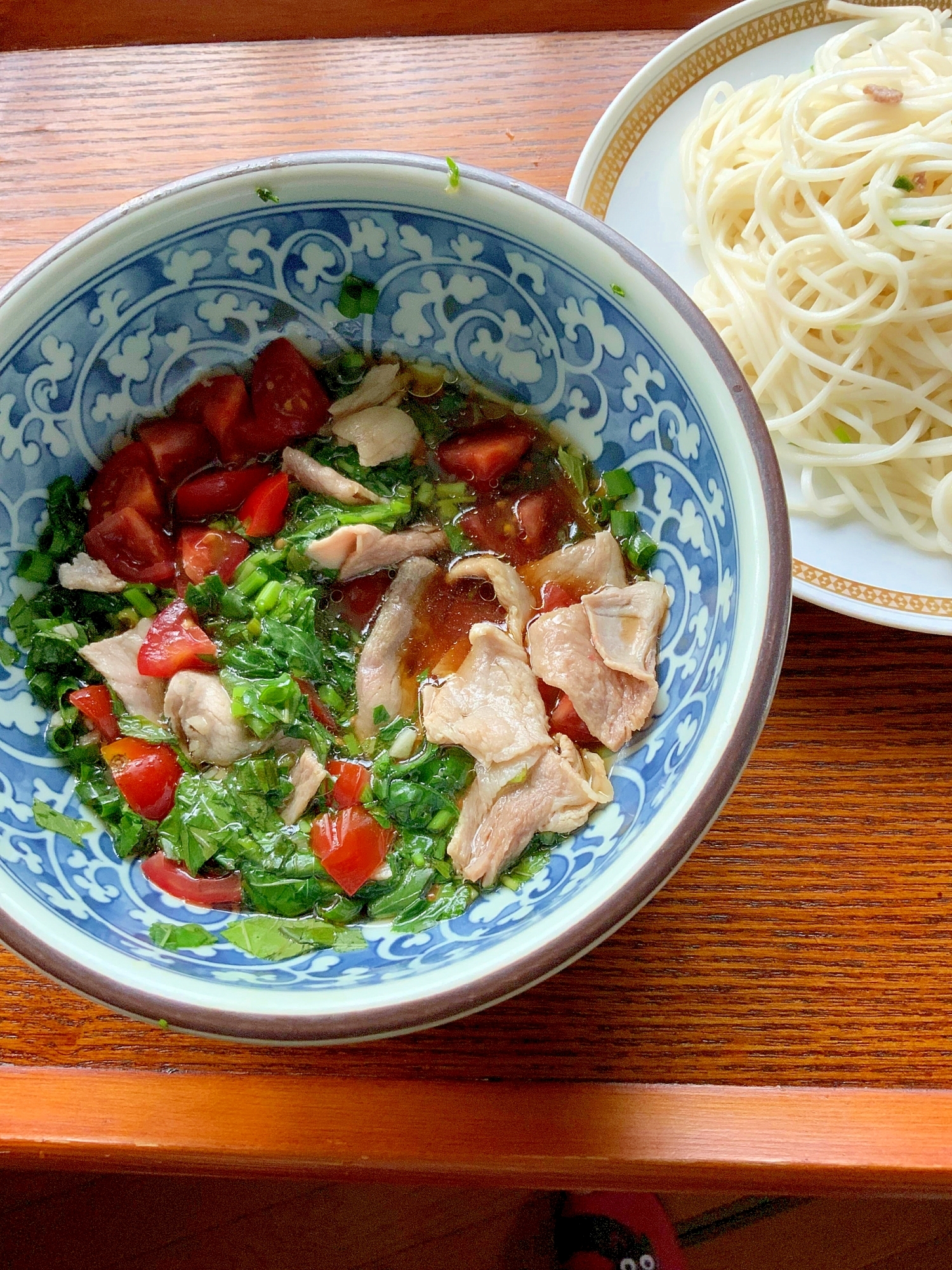 モロヘイヤXトマトX豚のつけ麺(そうめん)