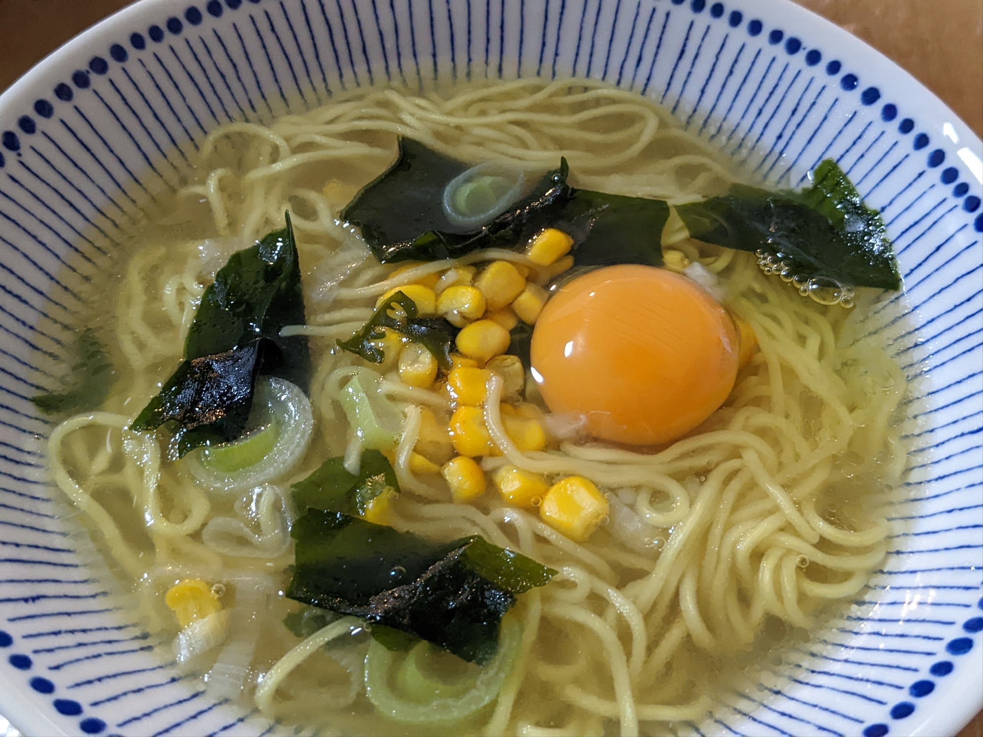 コーン葱わかめラーメン