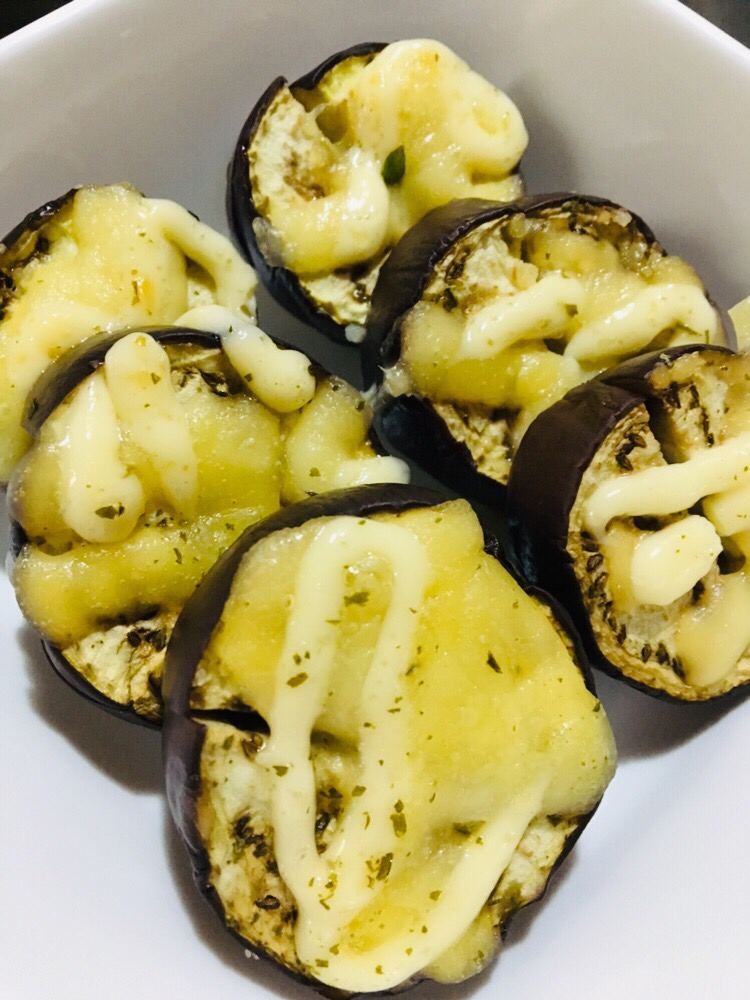 ノンフライヤーでナスのチーズマヨ焼き