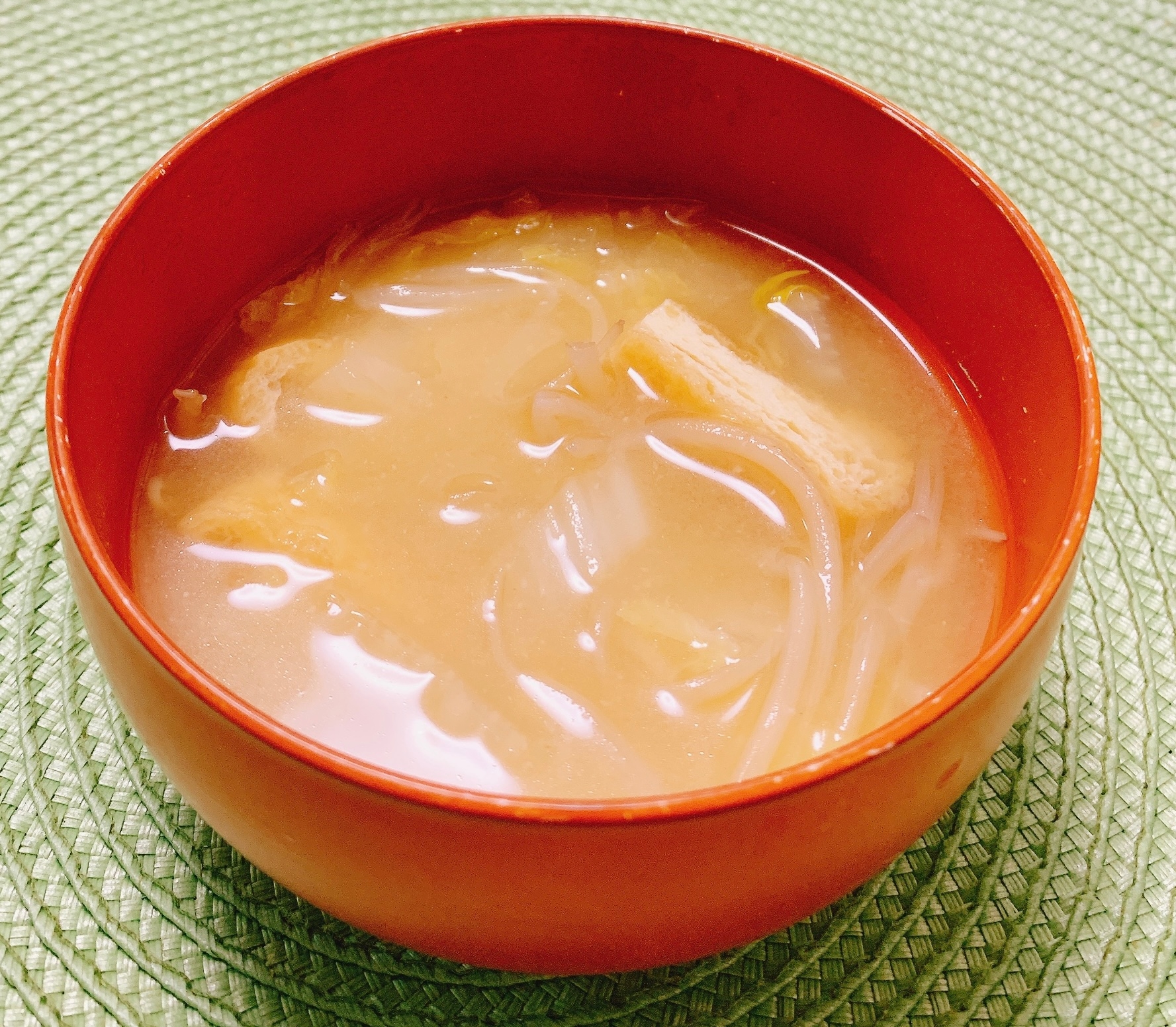 もやし油揚げ白菜の柔らかく味噌汁✧˖°