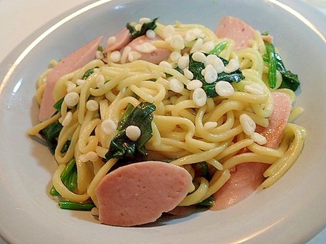 創味で　魚肉ソーセージとほうれん草の焼ちゃんぽん