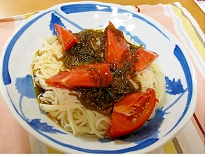 簡単！トマトともずく酢のそうめん