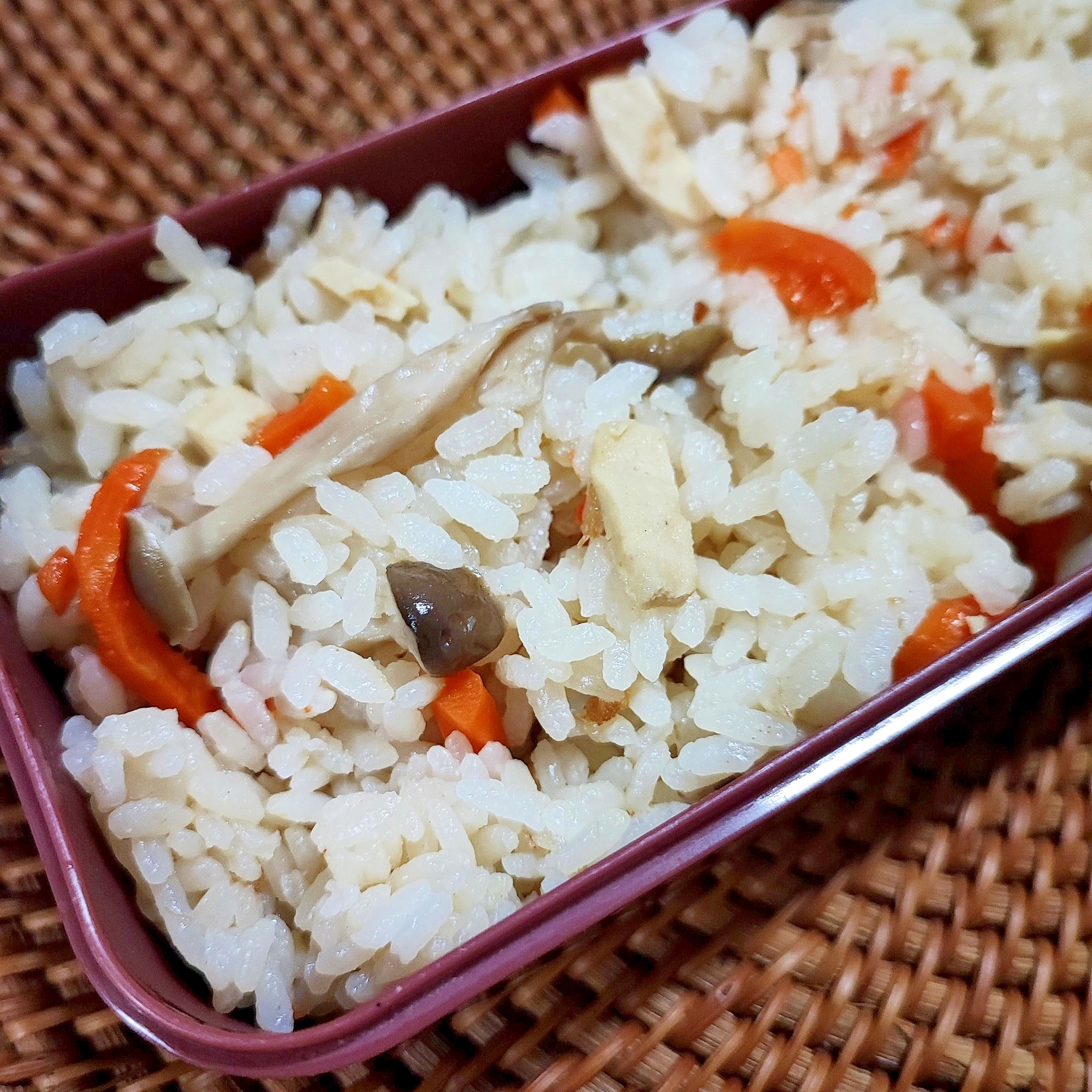 高野豆腐ときのこの炊き込みご飯