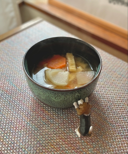 Anoaさんこんにちは♡
夕食用に作りました(^-^)
具材の出汁が効いてますねぇ！とっても美味しい〜♡ほっこり幸せお味噌汁…ご馳走様でした有難う٩(^‿^)۶
