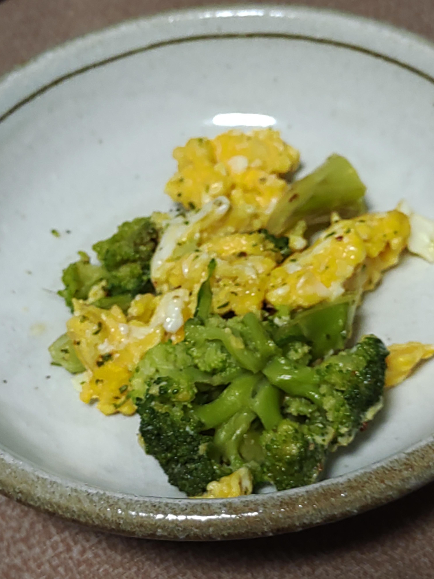 ブロッコリーと卵炒め