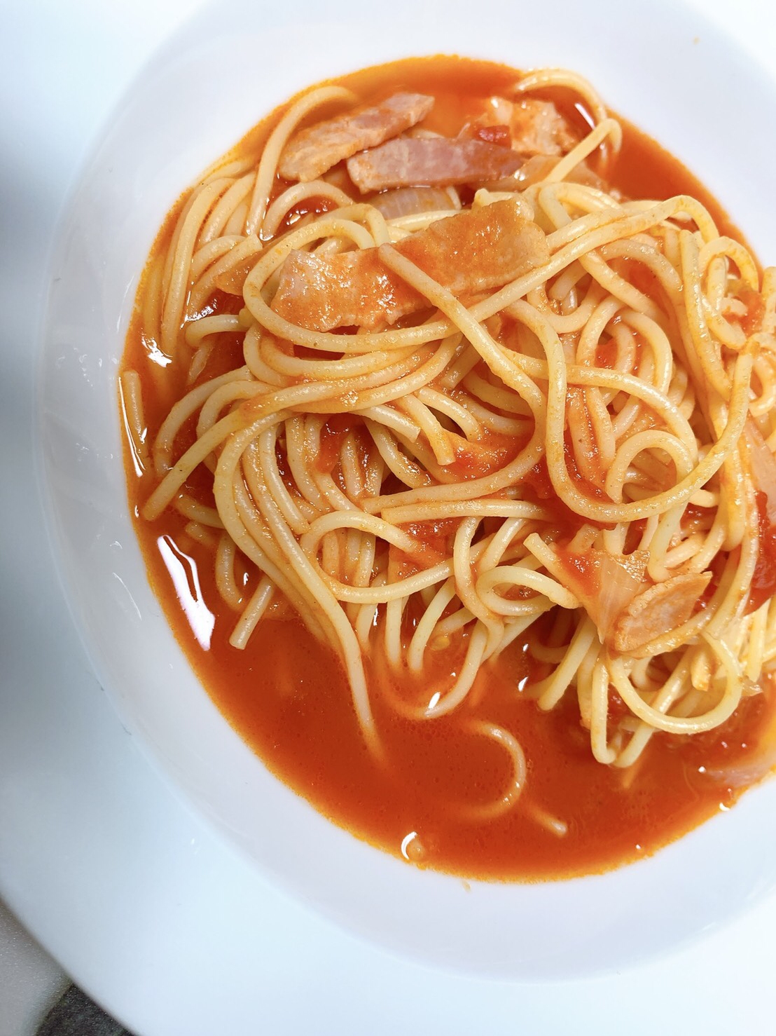 完熟ホールトマトと玉ねぎとベーコンのパスタ レシピ 作り方 By ミーコタン 楽天レシピ