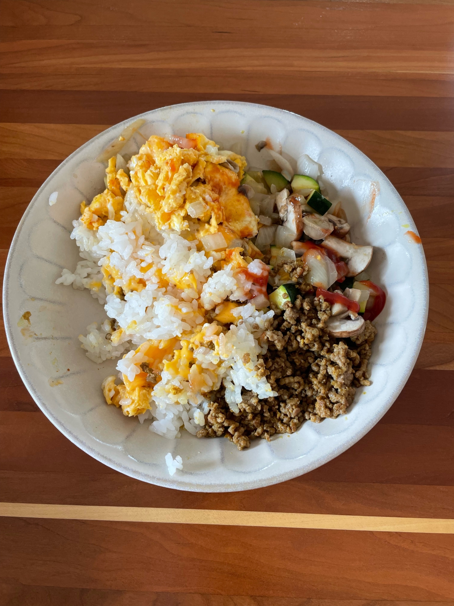 スパイシー三食丼（タコライス、ドライカレー風）