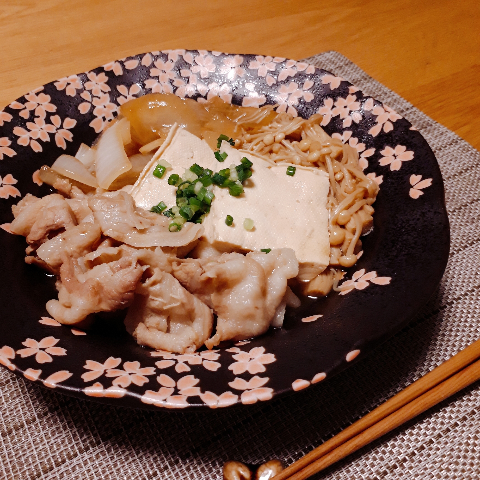 これとご飯があれば☆旨味たっぷり肉豆腐