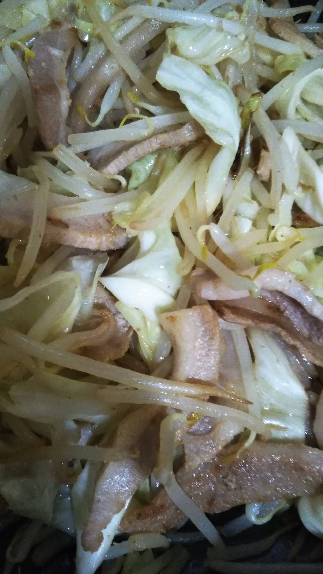 豚トロと野菜のナンプラー炒め(๑´ڡ`๑)