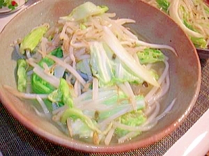 青臭い野菜の香り！　野菜ラーメン