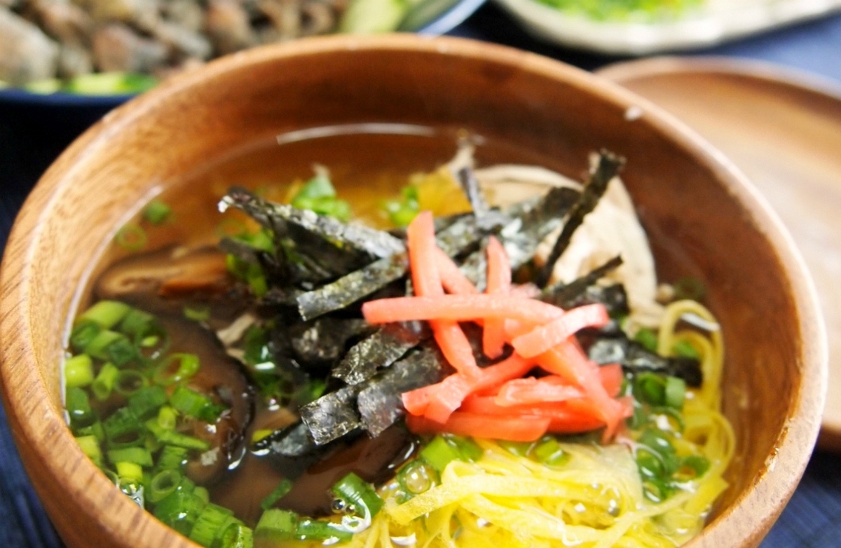 さらっといただく 奄美 鹿児島の旨味たっぷりの郷土料理 鶏飯 で元気を戻そう デイリシャス 楽天レシピ