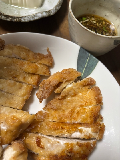 食べる時にタレをかけて食べました。美味しかったです。