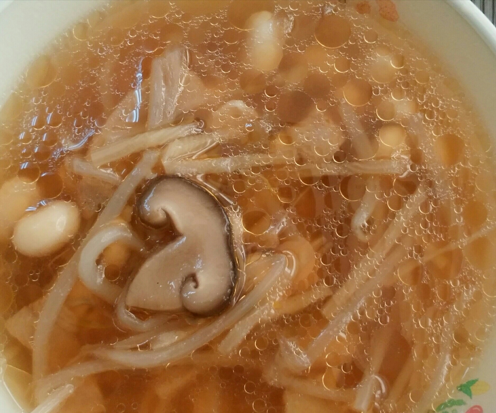 もやしと大豆の中華スープ