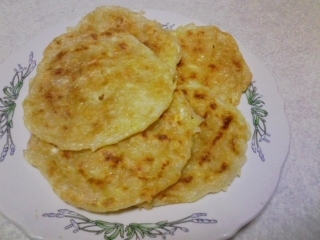お菓子作りみたいで楽しかったです♪
厚く出来ちゃって、モチモチ(*^▽^*)　今度はパリパリに挑戦したいです♪