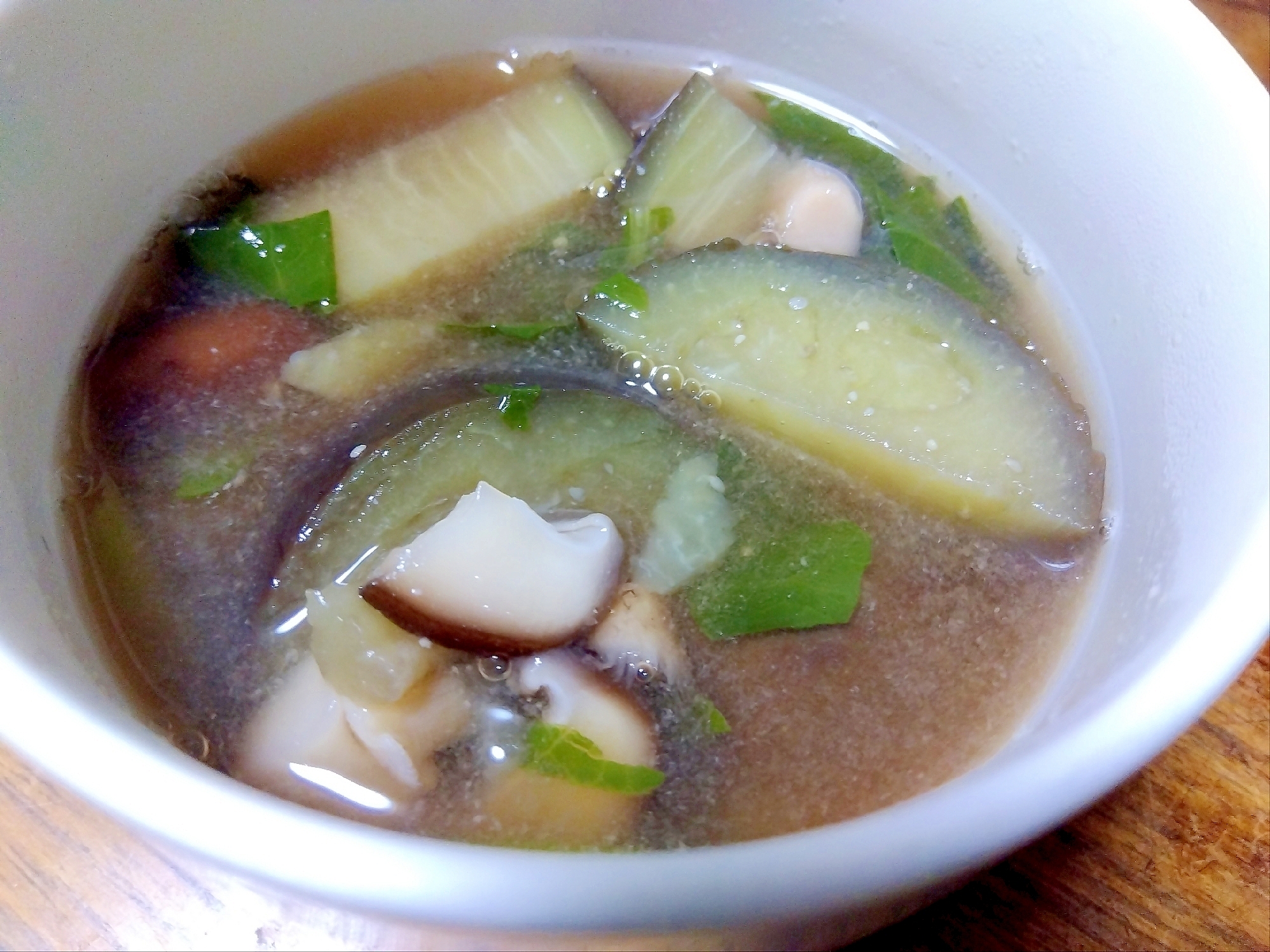 小松菜ナス椎茸の味噌汁