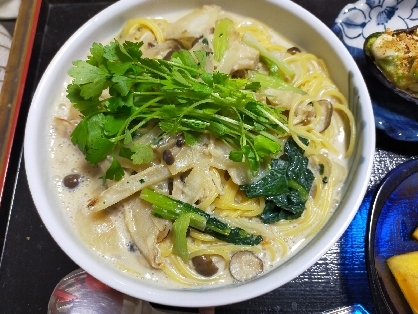 小松菜と玉ねぎの豆乳スープスパゲッティ