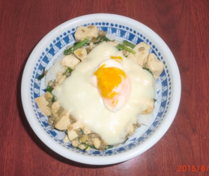 麻婆豆腐アレンジ❀温玉チーズで麻婆豆腐丼