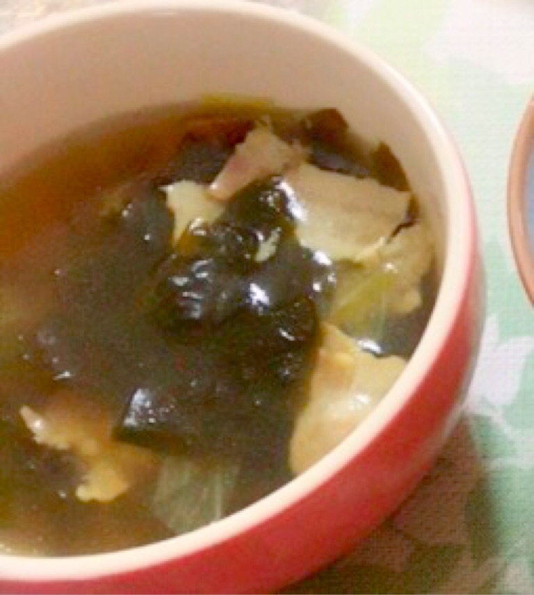 簡単♡ベーコンとわかめの中華スープ