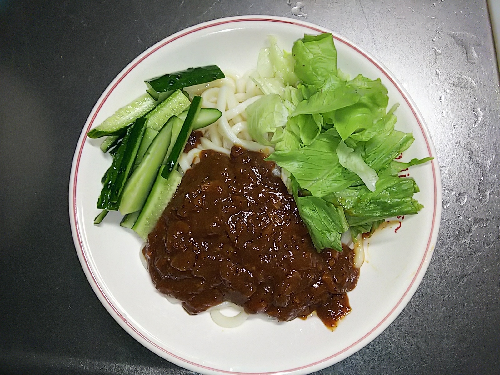 簡単にできるかけるだけジャージャー麺