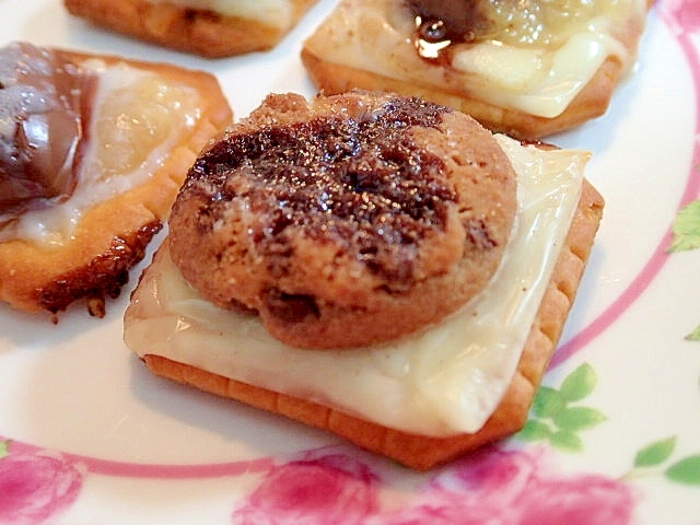 チーズとチョコクッキーの焼きクラッカー