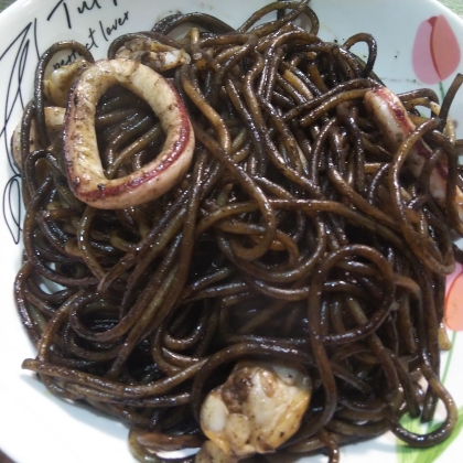 あえるだけパスタソースを使って♪いかすみパスタ