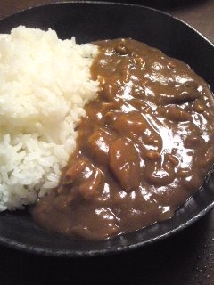 こんばんは☆ バーモントと二段熟カレーの組み合わせ、美味しかったです♪ごちそうさまでした！