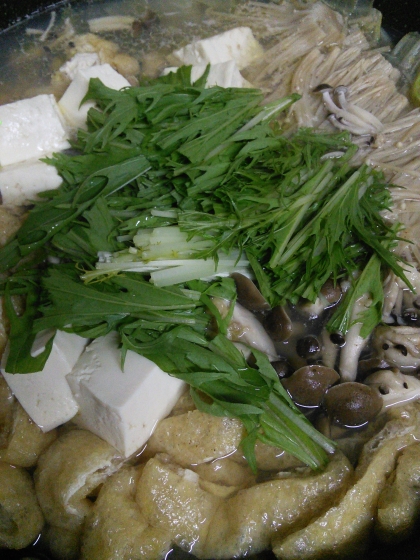 牡蠣が食べたいとのリクエストを受けて季節外れですが鍋にしました
Nao'sさんの味付けは間違いないので迷わず参考に(^.^)

美味しくいただきました