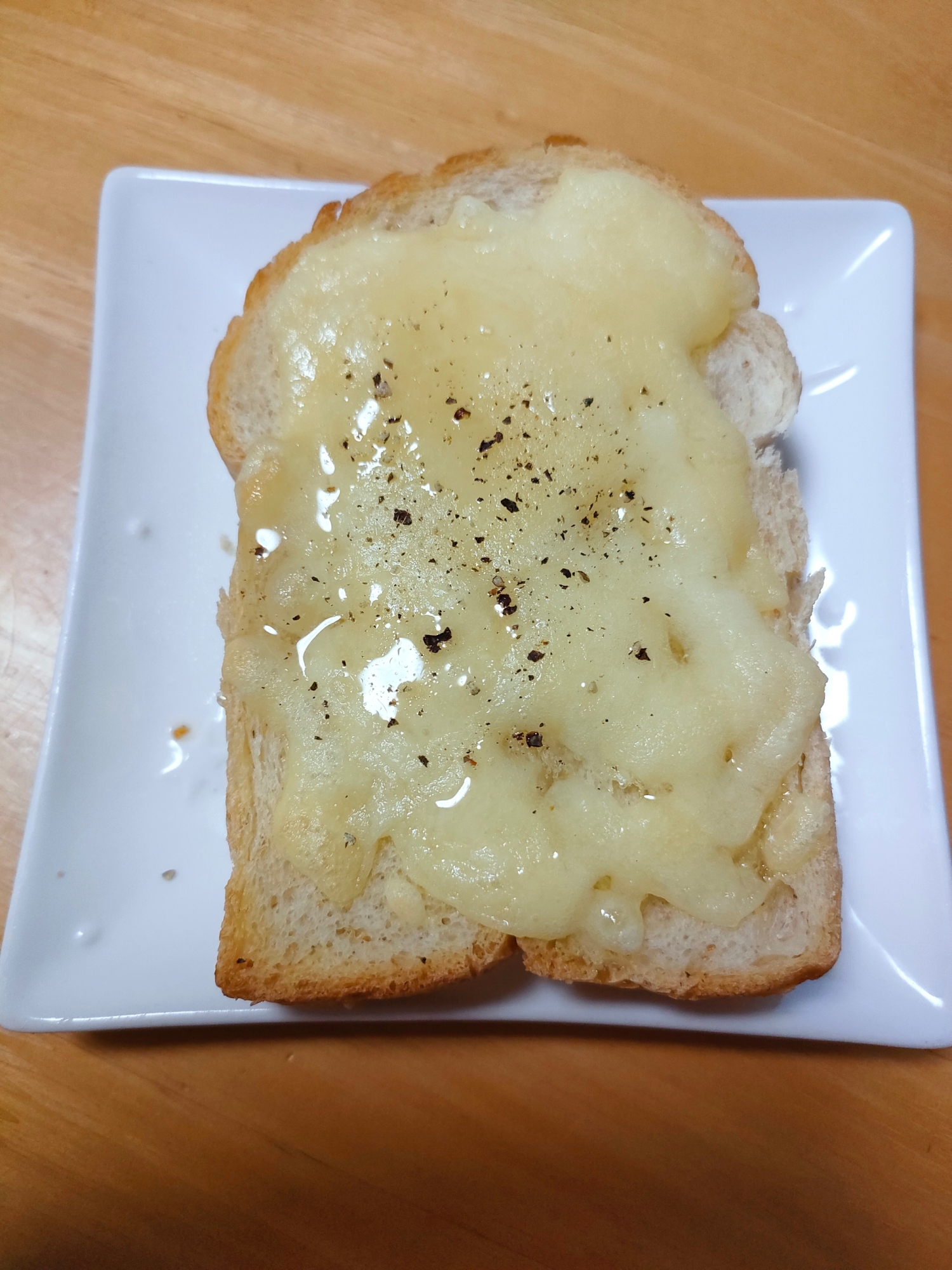 ペッパーチーズトースト
