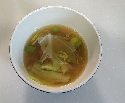 キャベツとネギの味噌汁